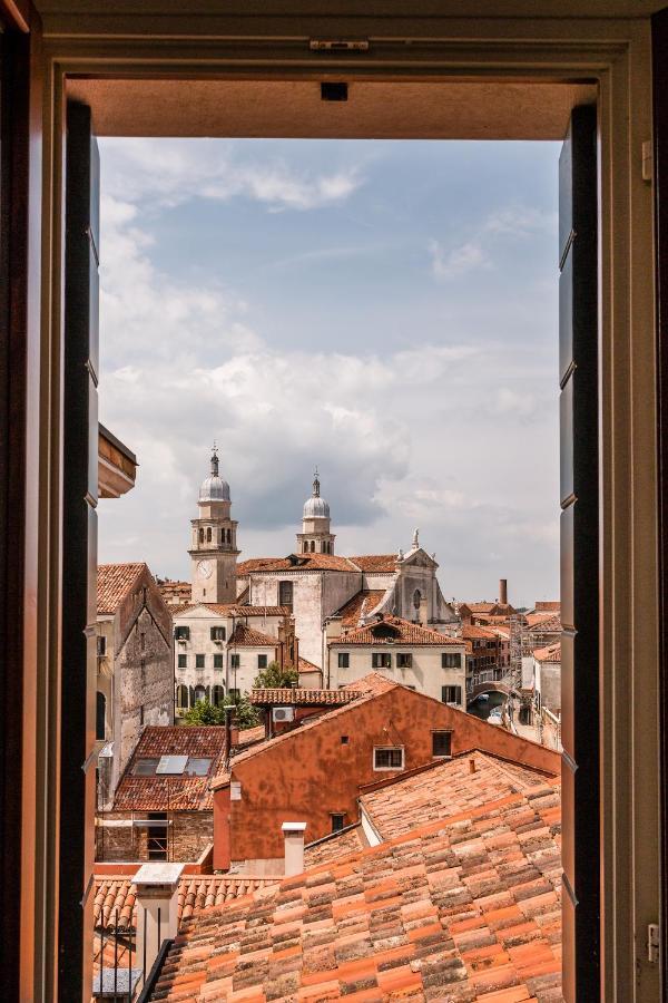 Carmini Canal View And Balcony With Lift Venedig